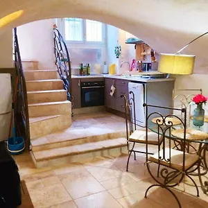 Appartement De Charme Au Coeur Du Vieil, Antibes
